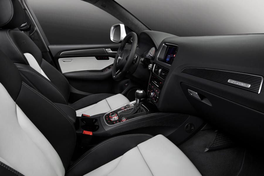 Интерьер Audi SQ5 TFSI (8R) 2013 года  (NA) (фото 4 из 27)
